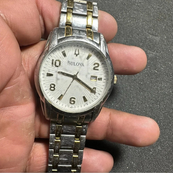 Bulova Mens Quartz Watch Sunburst Dial Date Just Working Two Tone Distressed - Picture 1 of 9